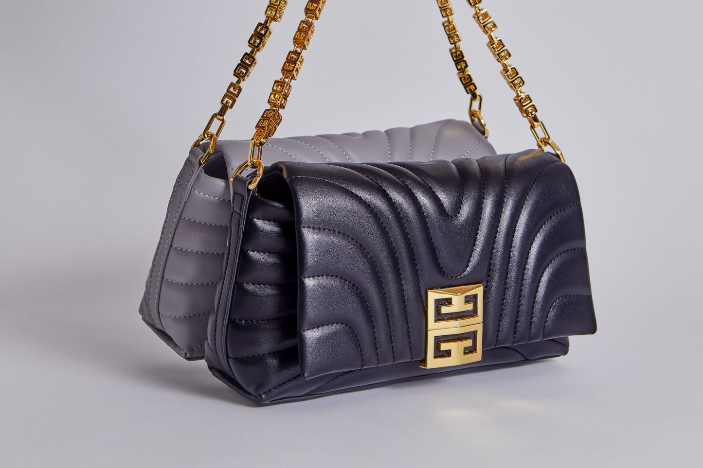 Givenchy Soft Bag in quilted leather with chain - Black