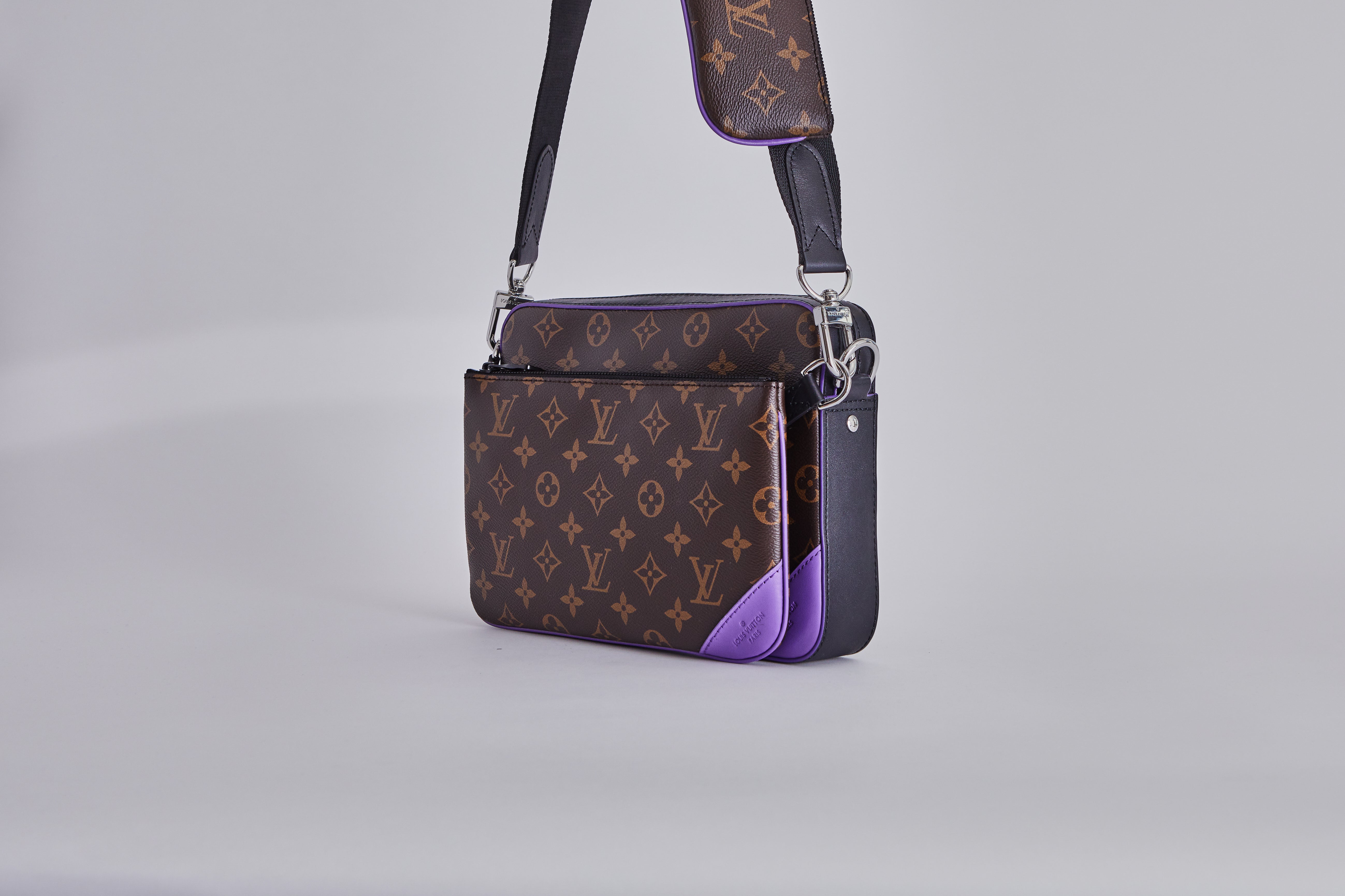 Louis Vuitton trio messenger