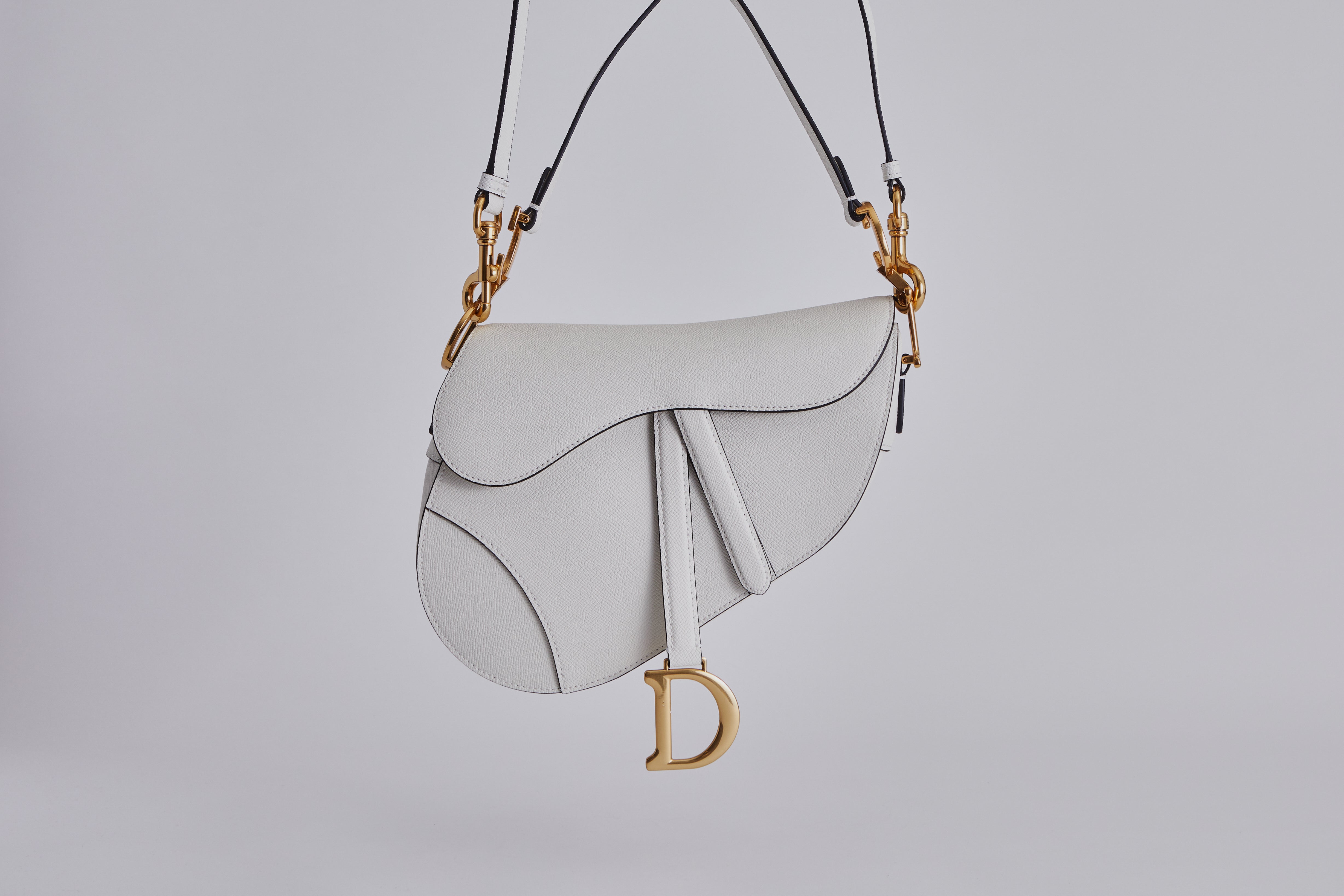 Dior saddle hotsell with strap